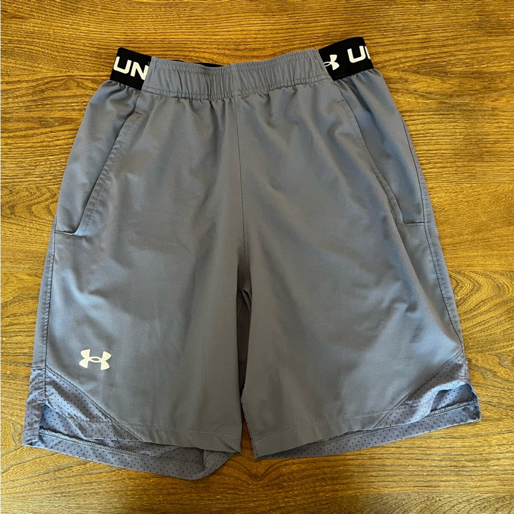 Under Armour Men's Gray Shorts M